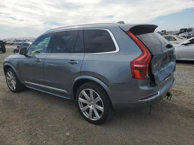 2017 VOLVO XC90 T6  