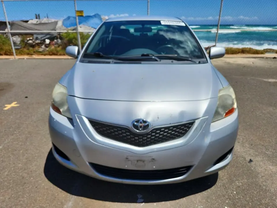 2010 TOYOTA YARIS BASE  