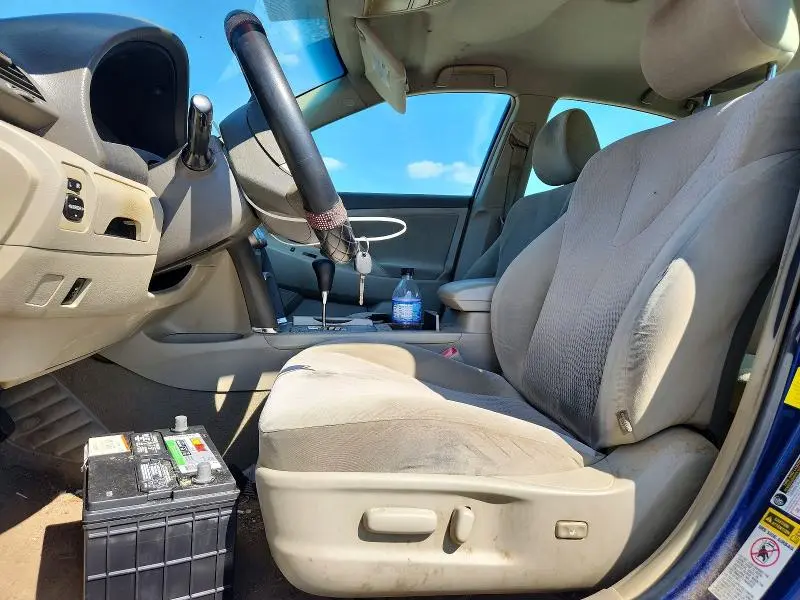 2011 TOYOTA CAMRY LE  