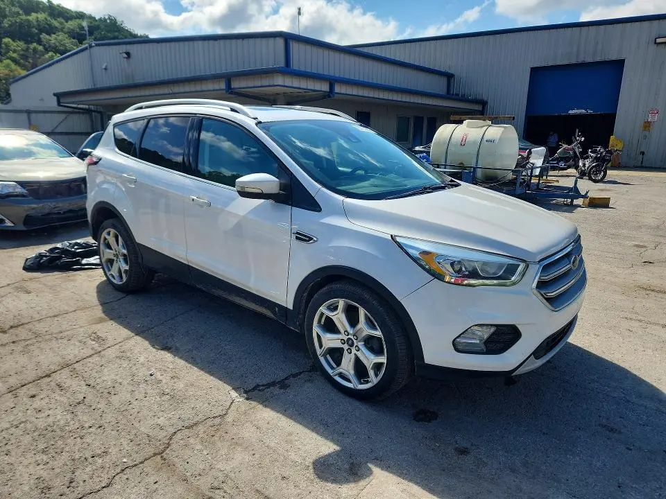 2017 FORD ESCAPE TITANIUM  