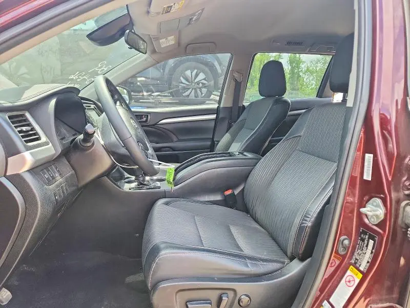 2019 TOYOTA HIGHLANDER LE PLUS  