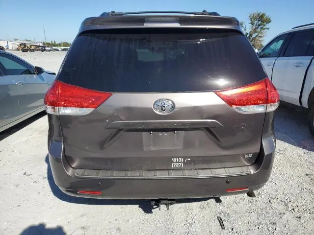 2014 TOYOTA SIENNA LE  