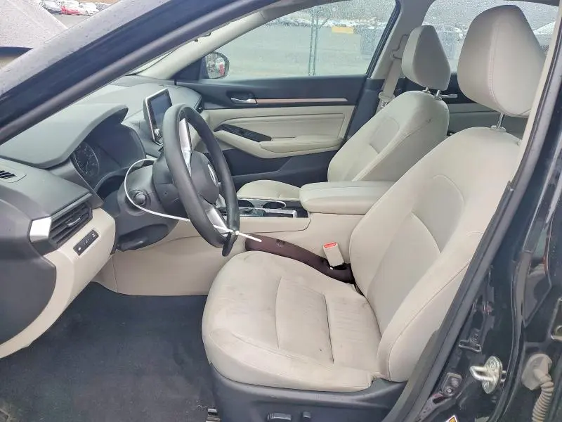 2021 NISSAN ALTIMA SV  