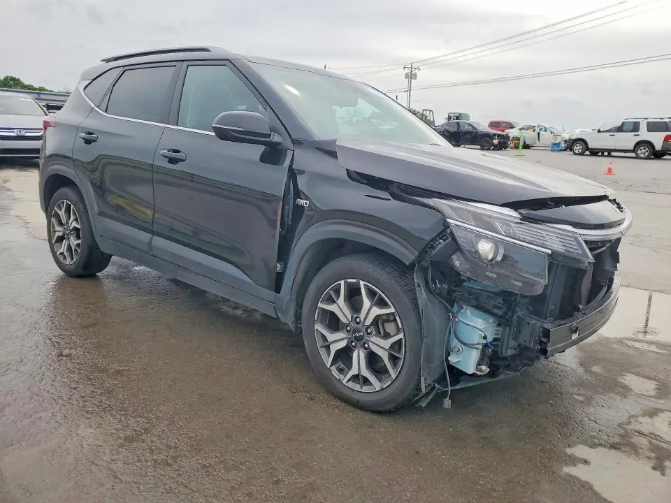 2022 KIA SELTOS EX  