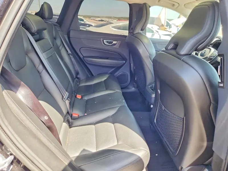 2019 VOLVO XC60 T5  