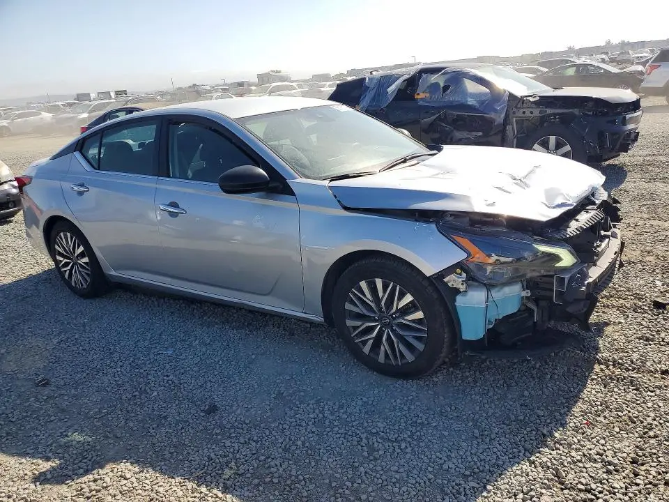 2024 NISSAN ALTIMA SV  