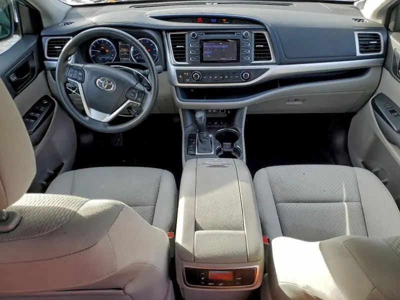 2018 TOYOTA HIGHLANDER LE  