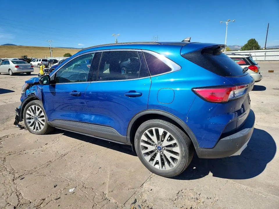 2022 FORD ESCAPE TITANIUM  