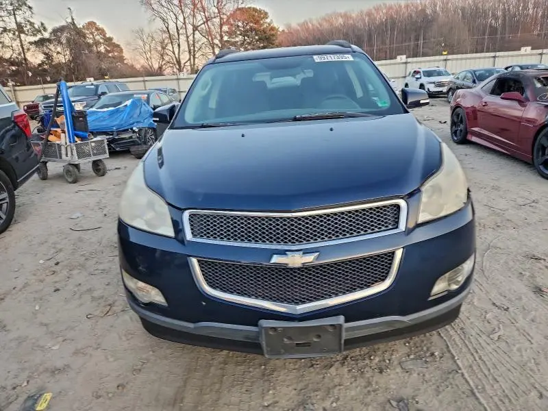 2010 CHEVROLET TRAVERSE LT  