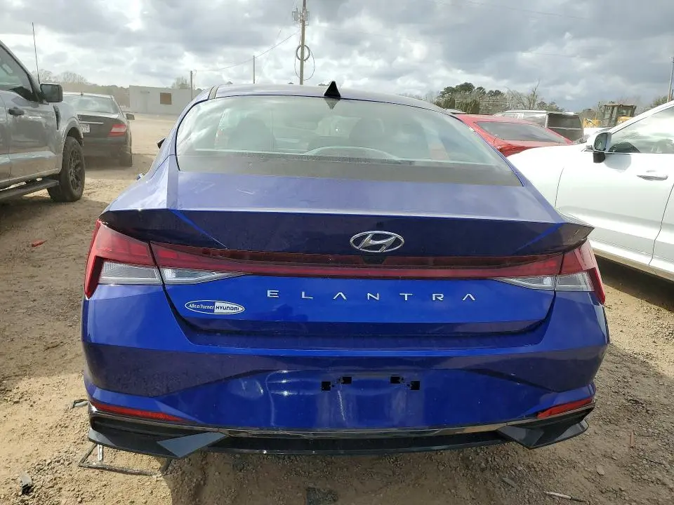2022 HYUNDAI ELANTRA SEL  