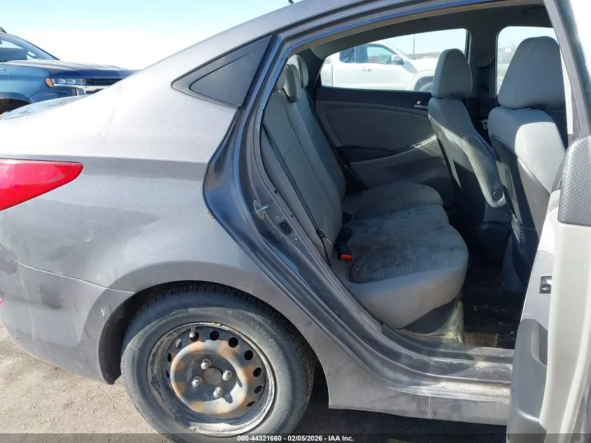 2015 HYUNDAI ACCENT GLS