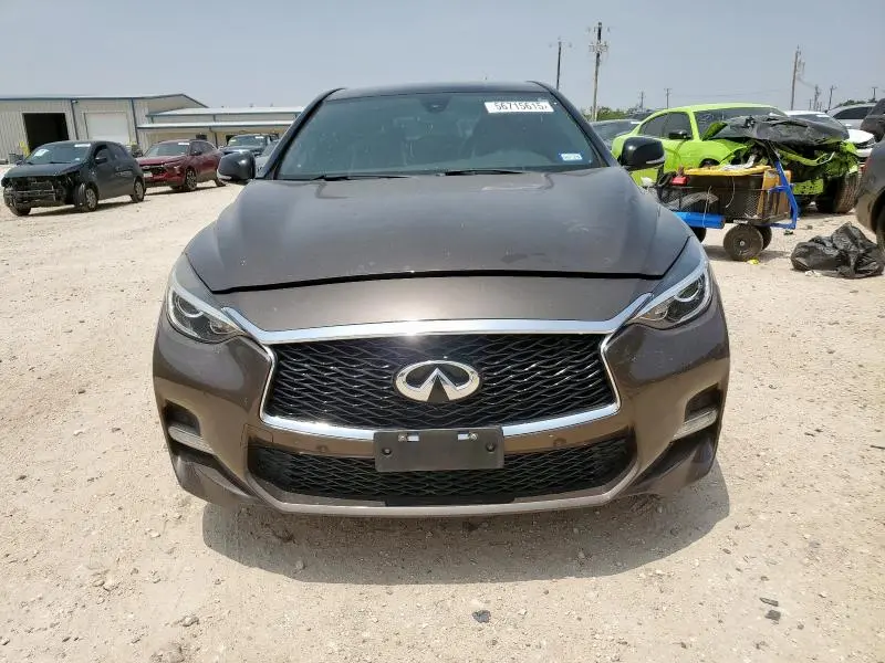 2017 INFINITI QX30 BASE  