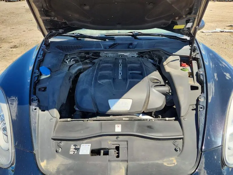 2014 PORSCHE CAYENNE   