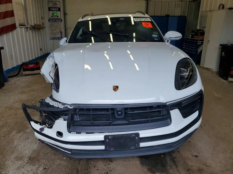 2023 PORSCHE MACAN BASE  