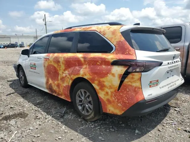 2024 TOYOTA SIENNA XLE