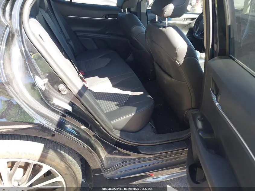 2018 TOYOTA CAMRY SE