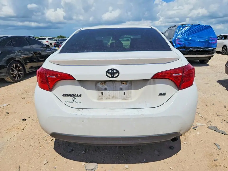 2018 TOYOTA COROLLA SE  