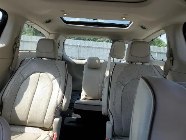 2017 CHRYSLER PACIFICA LIMITED  