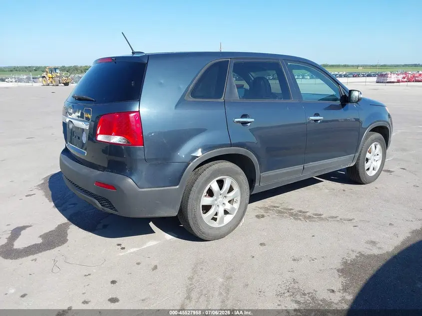 2011 KIA SORENTO LX