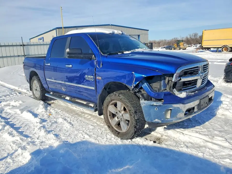 2016 RAM 1500 SLT  