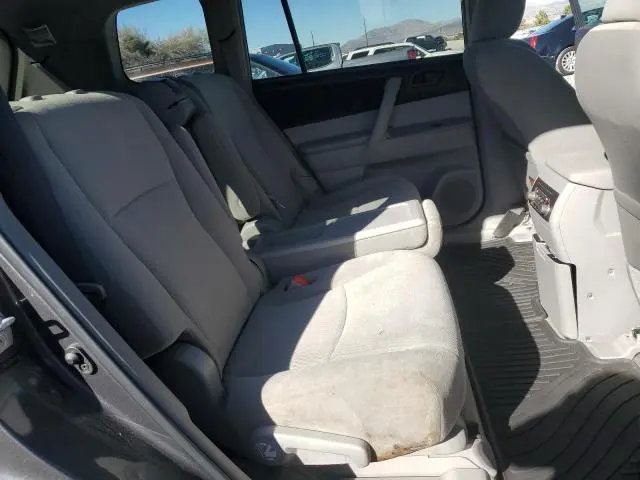 2010 TOYOTA HIGHLANDER   