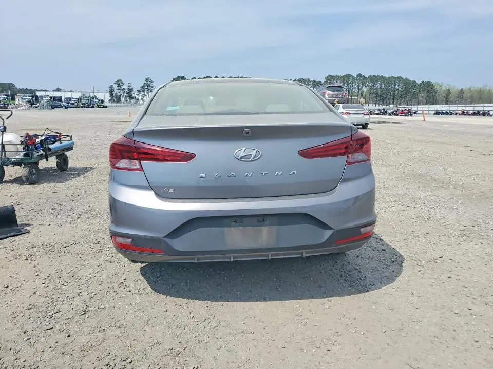 2019 HYUNDAI ELANTRA SE  
