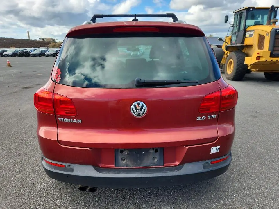 2013 VOLKSWAGEN TIGUAN S  