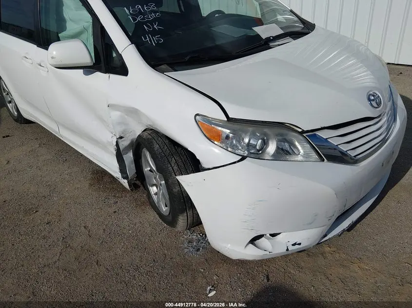 2015 TOYOTA SIENNA LE 8 PASSENGER