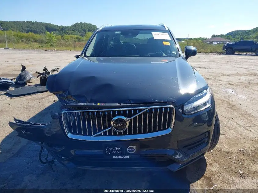 2022 VOLVO XC90 T6 MOMENTUM 6 PASSENGER