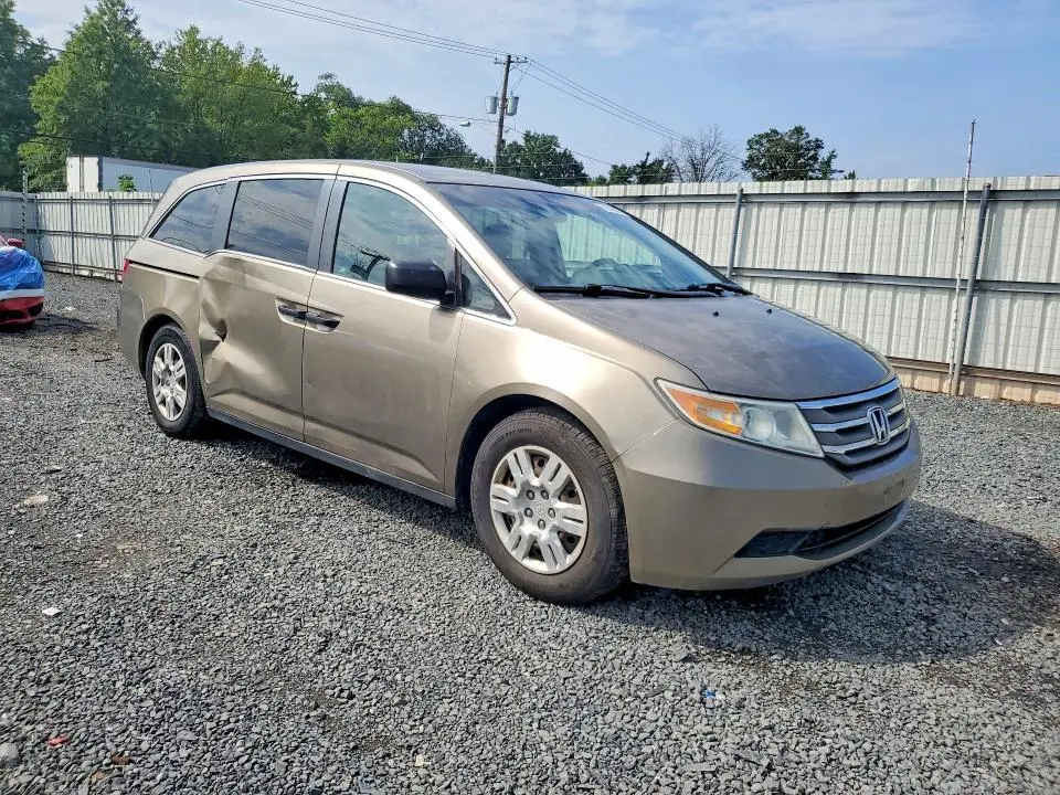 2011 HONDA ODYSSEY LX  