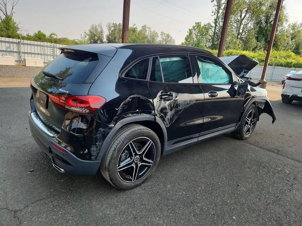 2023 MERCEDES-BENZ GLA 250 4MATIC  
