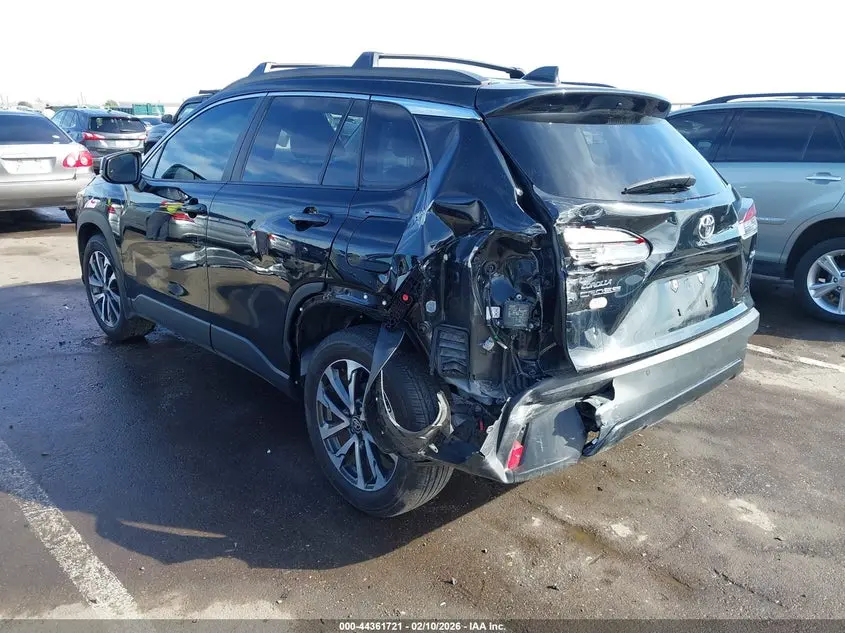 2024 TOYOTA COROLLA CROSS XLE