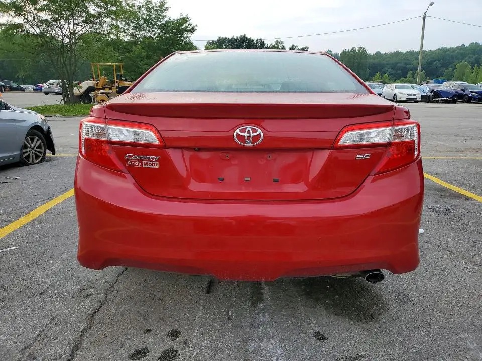 2014 TOYOTA CAMRY SE  
