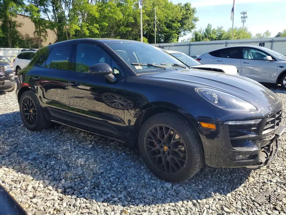2017 PORSCHE MACAN GTS  