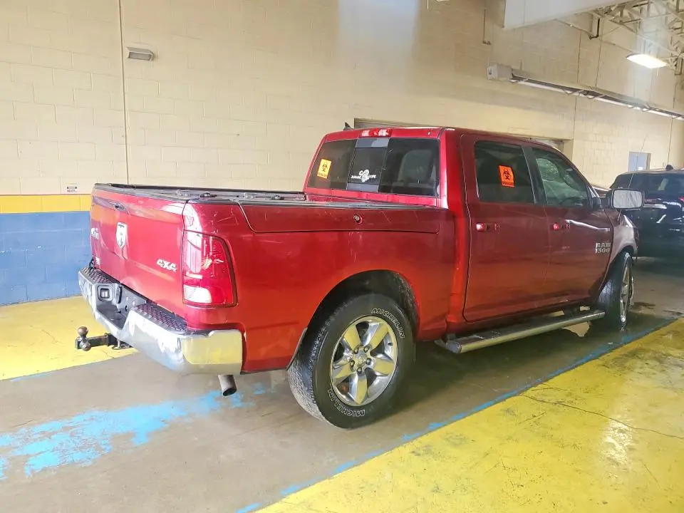 2015 RAM 1500 SLT  