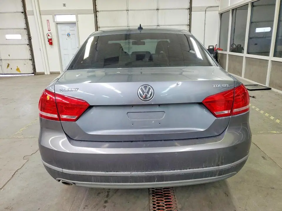 2012 VOLKSWAGEN PASSAT SEL  