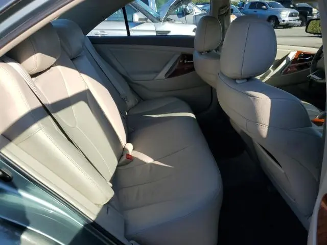 2011 TOYOTA CAMRY SE  