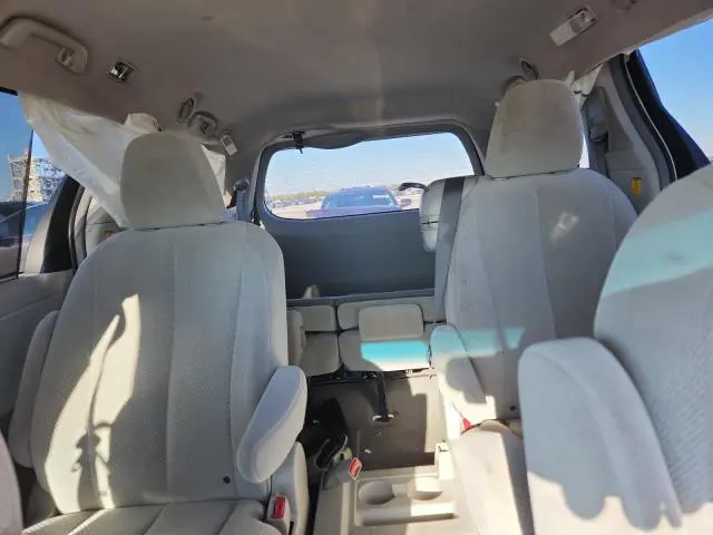 2011 TOYOTA SIENNA LE  