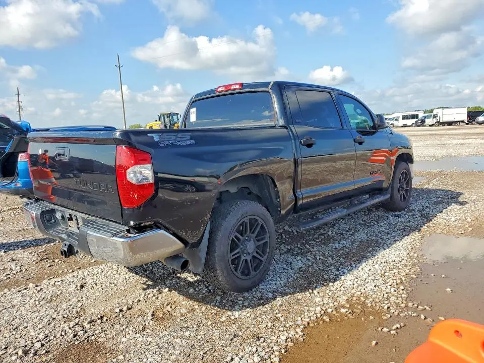 2017 TOYOTA TUNDRA CREWMAX SR5  