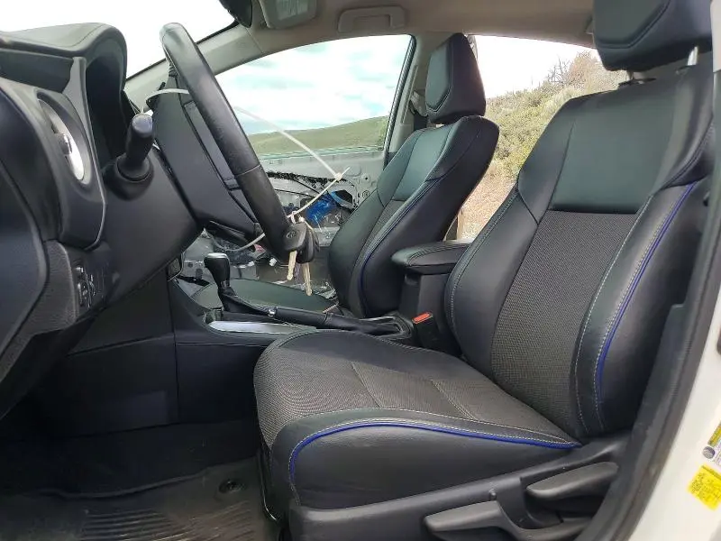 2017 TOYOTA COROLLA SE  