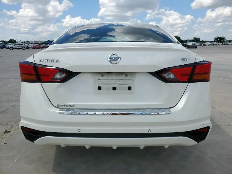 2022 NISSAN ALTIMA SV  