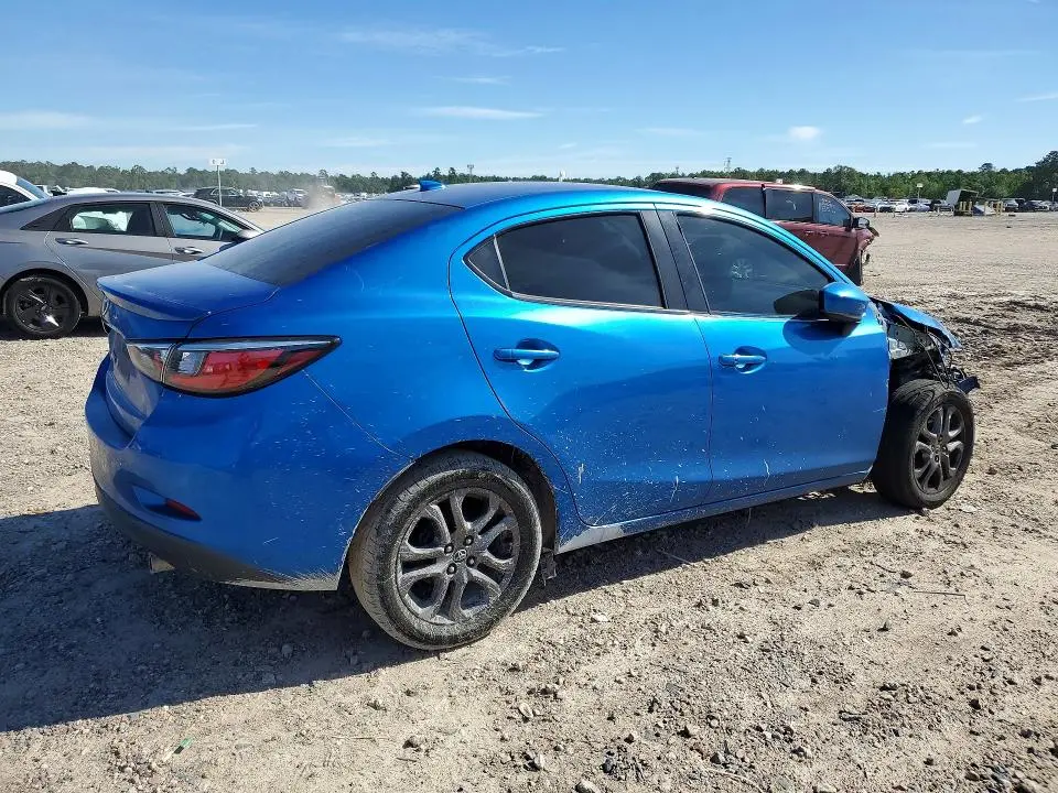 2019 TOYOTA YARIS LE  