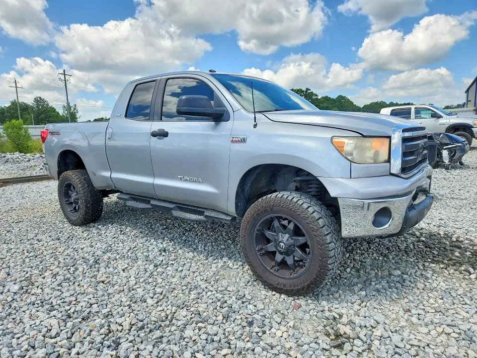 2011 TOYOTA TUNDRA DOUBLE CAB SR5  