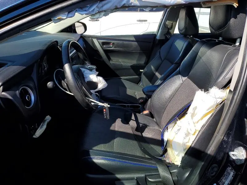 2019 TOYOTA COROLLA SE  