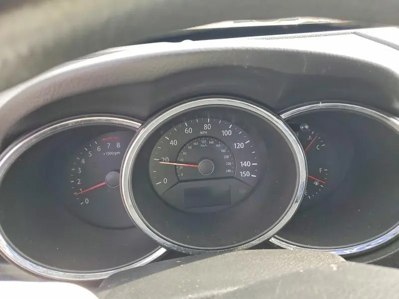 2011 KIA SORENTO BASE  