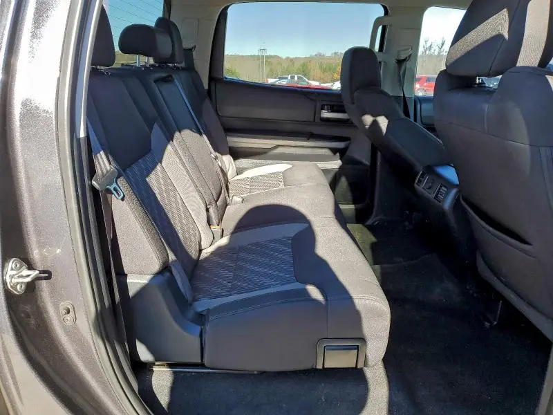 2018 TOYOTA TUNDRA CREWMAX SR5  