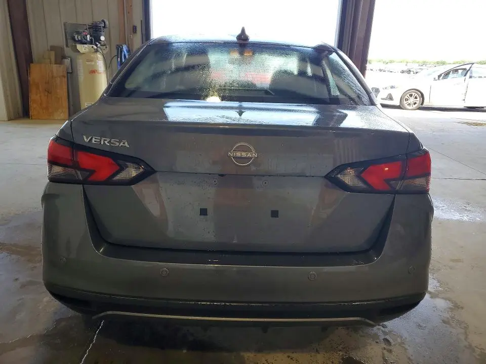 2025 NISSAN VERSA SV  