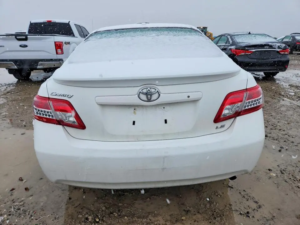 2010 TOYOTA CAMRY LE  