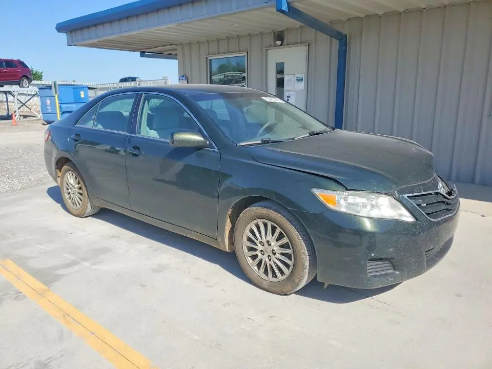 2010 TOYOTA CAMRY LE  