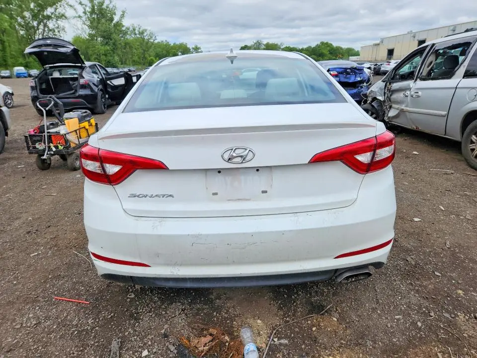 2017 HYUNDAI SONATA SE  